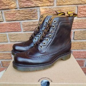 Dr. Martens Fitzroy wing tip 8 hole boot